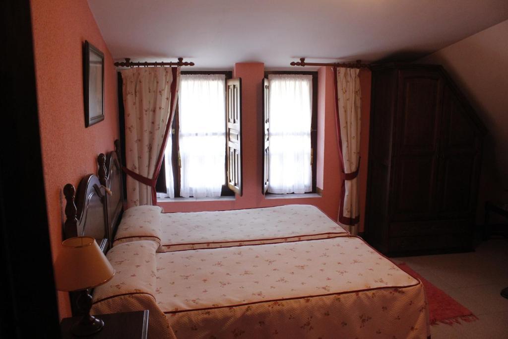 Nueve Valles Barcenaciones Bilik gambar